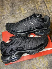 air max tn plus triple black