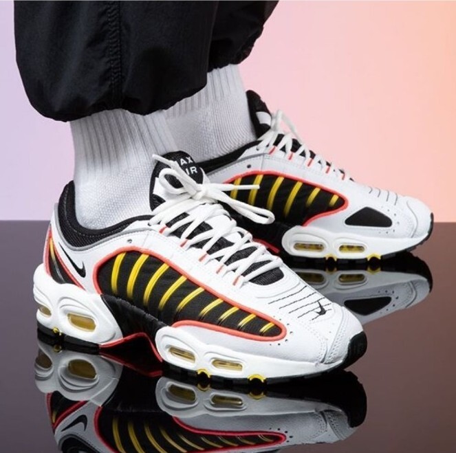 air max tailwind 4 bright crimson