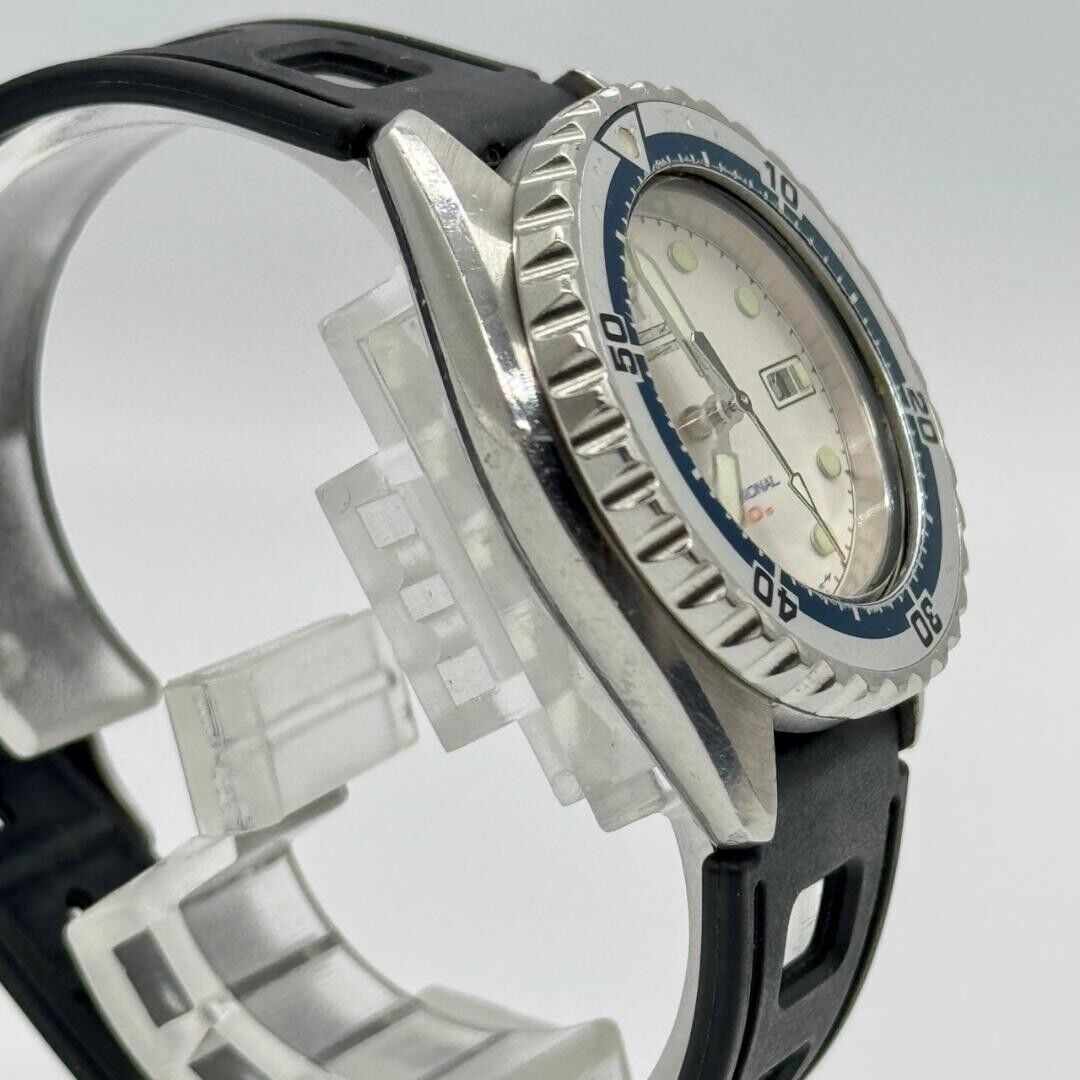 Vintage Seiko Professional 2A22-0180 Mini Diver White Dial Vintage Seiko Professional 2A22-0180 Mini Diver White Dial