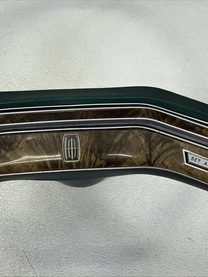 Volante Lincoln Continental Town Car 1976-1977 con almohadilla de bocina OEM verde jade Foto 4 de 4
