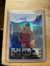 2022-23 NBA HOOPS Ayo Dosunmu Autographed Hot Signatures Bulls Timberwolves