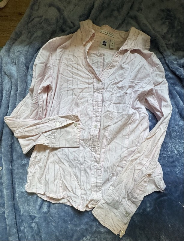 $ 1/2off Long Sleeve GAP Blouse W Pink Ruffles Size Small M, Excellent Condition