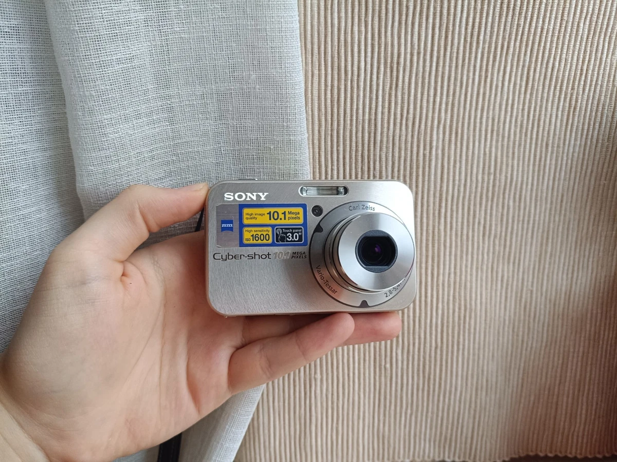 Sony Cyber-shot DSC-N2 Digital Cameras 10-11.9 MP Maximum