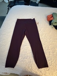 Women's Plum Victoria’s Secret solid/Plain Ankle Leggings Size 16