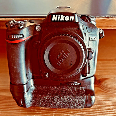 NIKON D-7100 OVP Batteriegriff ca.77800 Klicks vollfunktional
