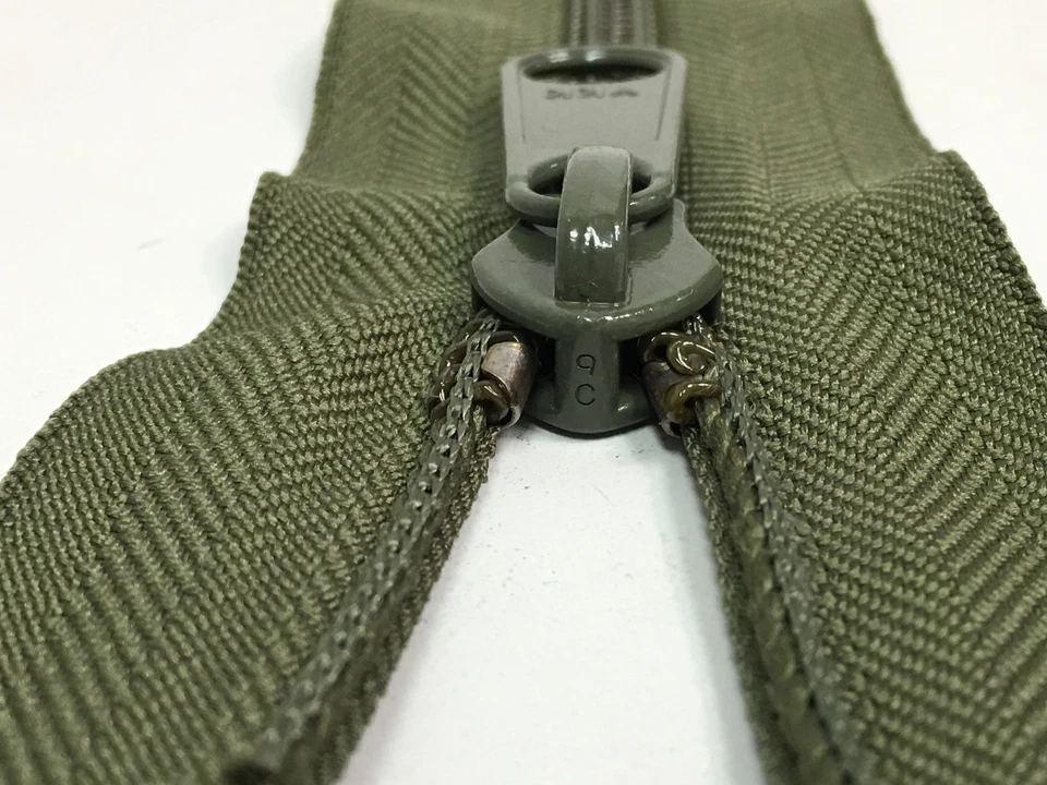 Cremallera militar de EE. UU. YKK #9 VERDE CEDRO MILSPEC 14 PULGADAS LARGO 2 PULGADAS ANCHO Foto 3 de 4