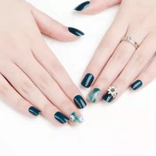 reuseable pre-glued nails