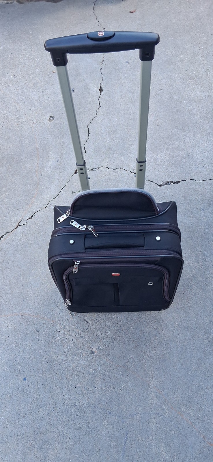 Swiss Gear Alps 19" Rolling/Wheels Carry-on Upright Luggage 