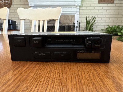 1989 Toyota Camry  Cassette Tape Deck Player Model 08690-00818 UNTESTED 