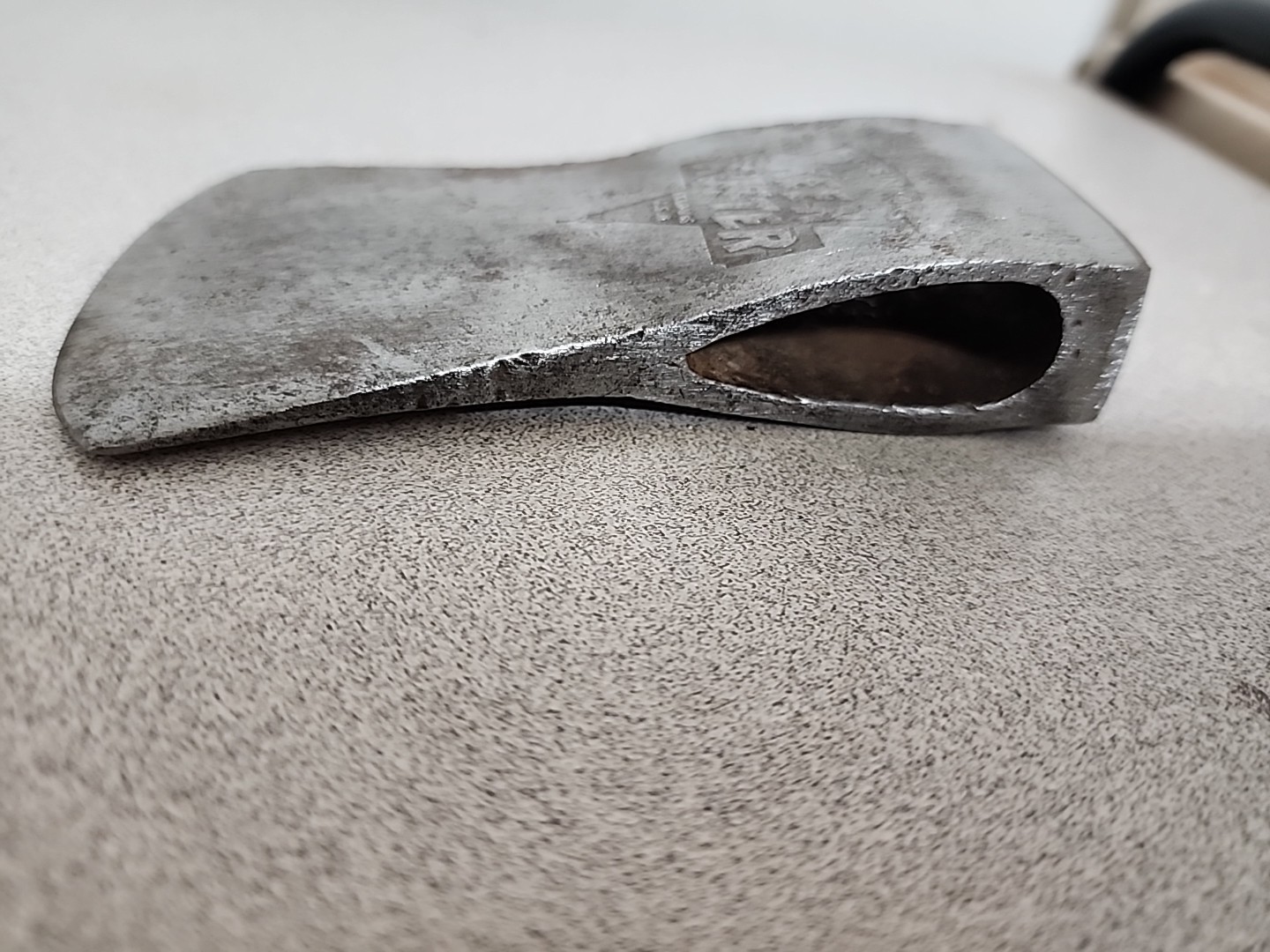 Vtg E. C. SIMMONS KEEN KUTTER U.S.A Embossed 1.11 Lbs Hatchet Head 