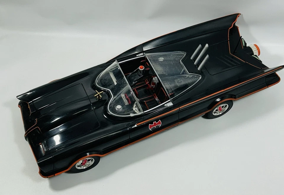 Hot Wheels RC Batmobil 1966 TV Series Remote Controlled Car Batman Superhero DC - Image 4 of 4