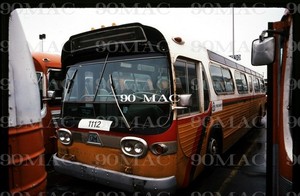 TRI-MET. GM COACH BUS #1112. Portland (OR). Original Slide 1980.