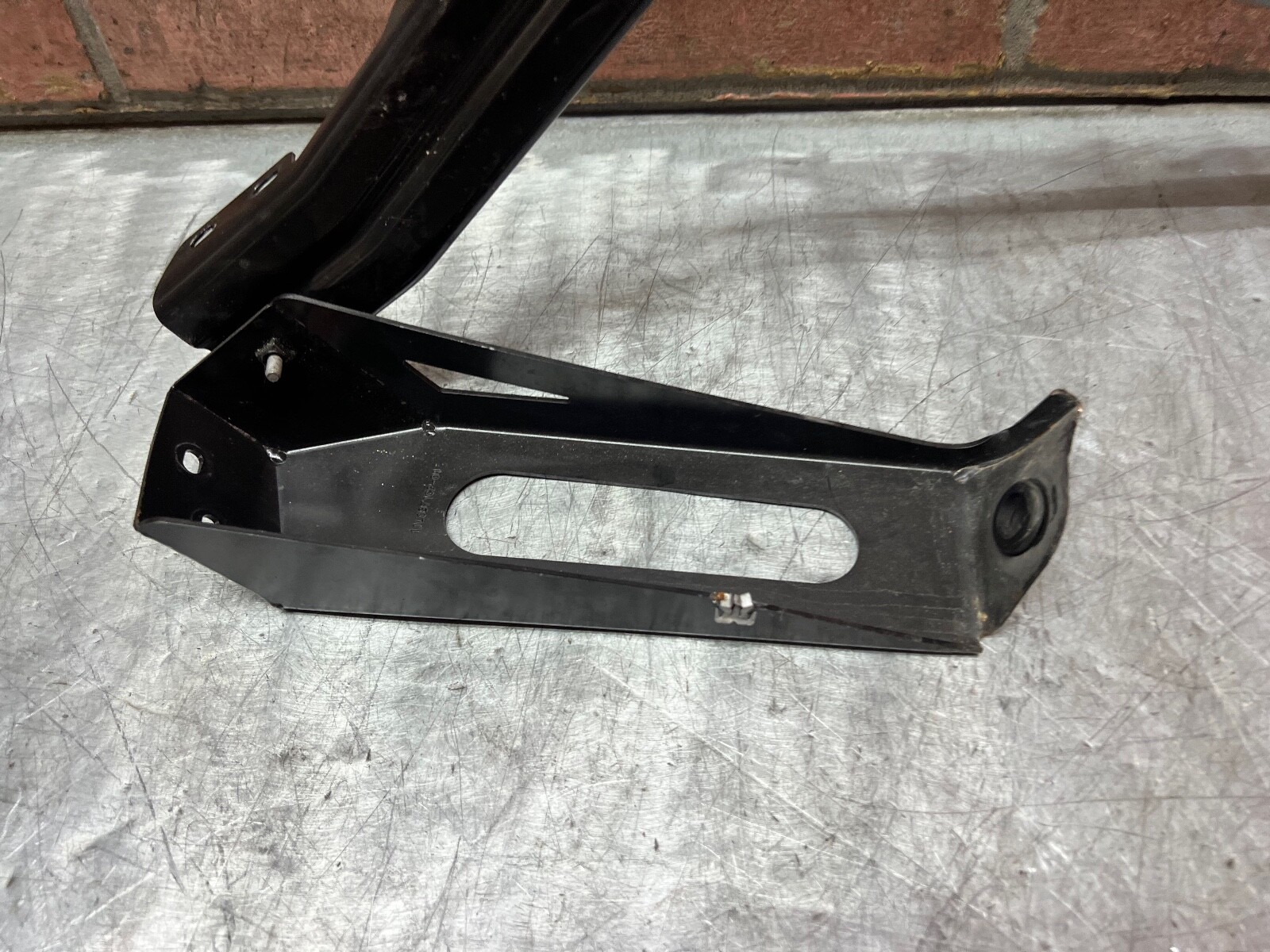 McLaren 650S 2015 Rear Left Quarter Panel Bracket Mount Support 15 - 17