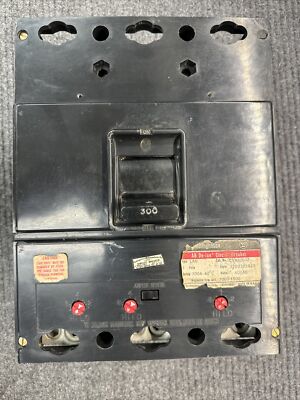 Westinghouse Cutler Hammer 3 Pole 300A 300 Amp LAB3300 Z LAB 600V With Lugs
