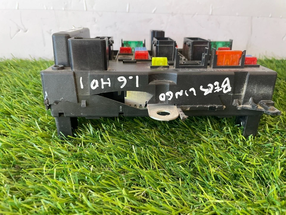 Caja de reles fusibles Citroen Berlingo 9657608880 84784187 - Imagen 3 de 4