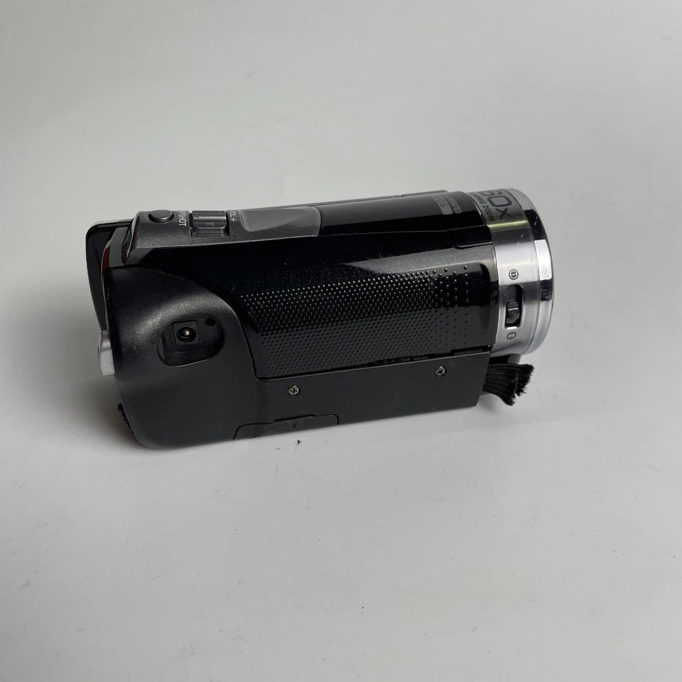 JVC Everio GZ-E100 GZ-E306BU Full HD 1920 x 1080 60x Camcorder Broken (working) - Image 3 of 4