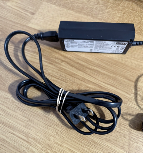 Adaptateur secteur compact Canon CA-PS700 sortie 7,4 V TESTÉ entièrement fonctionnel - Photo 3 sur 4