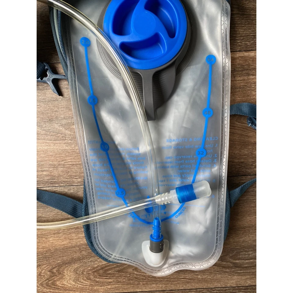 Ozark Trail Hydration Backpack 2L Bottle Liquid Outdoor Hiking Green Water Bag - Image 4 of 4