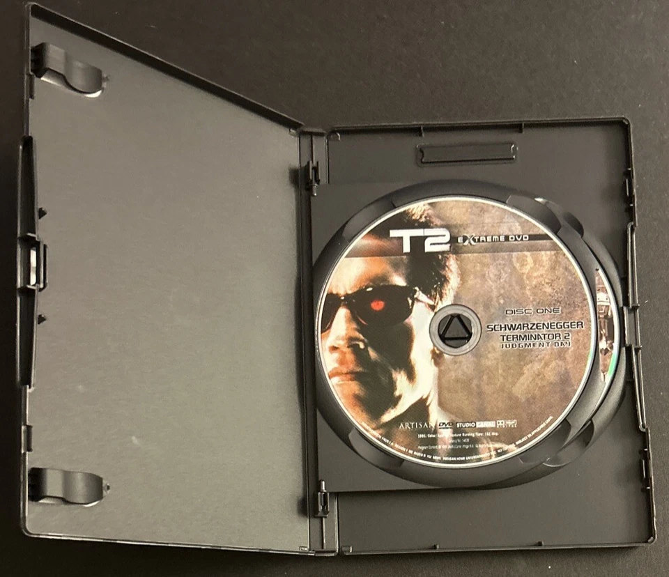 T2 Terminator Two Extreme DVD Edition 2-Disc Set Metal Cover Steelcase 2003 Used - Image 3 of 4