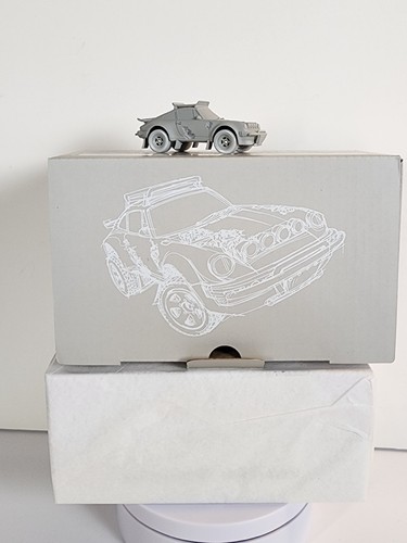 Hot Wheels RLC Mattel x Daniel Arsham Eroded Porsche Safari / A35