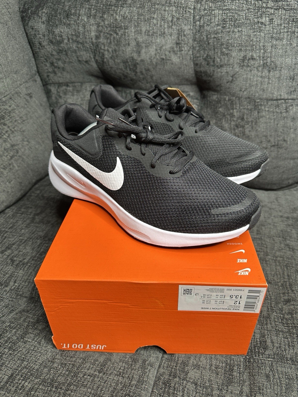 Nike Revolution 7 Wide Black White Mens Size 12 Sneakers FB8501-002 Brand New