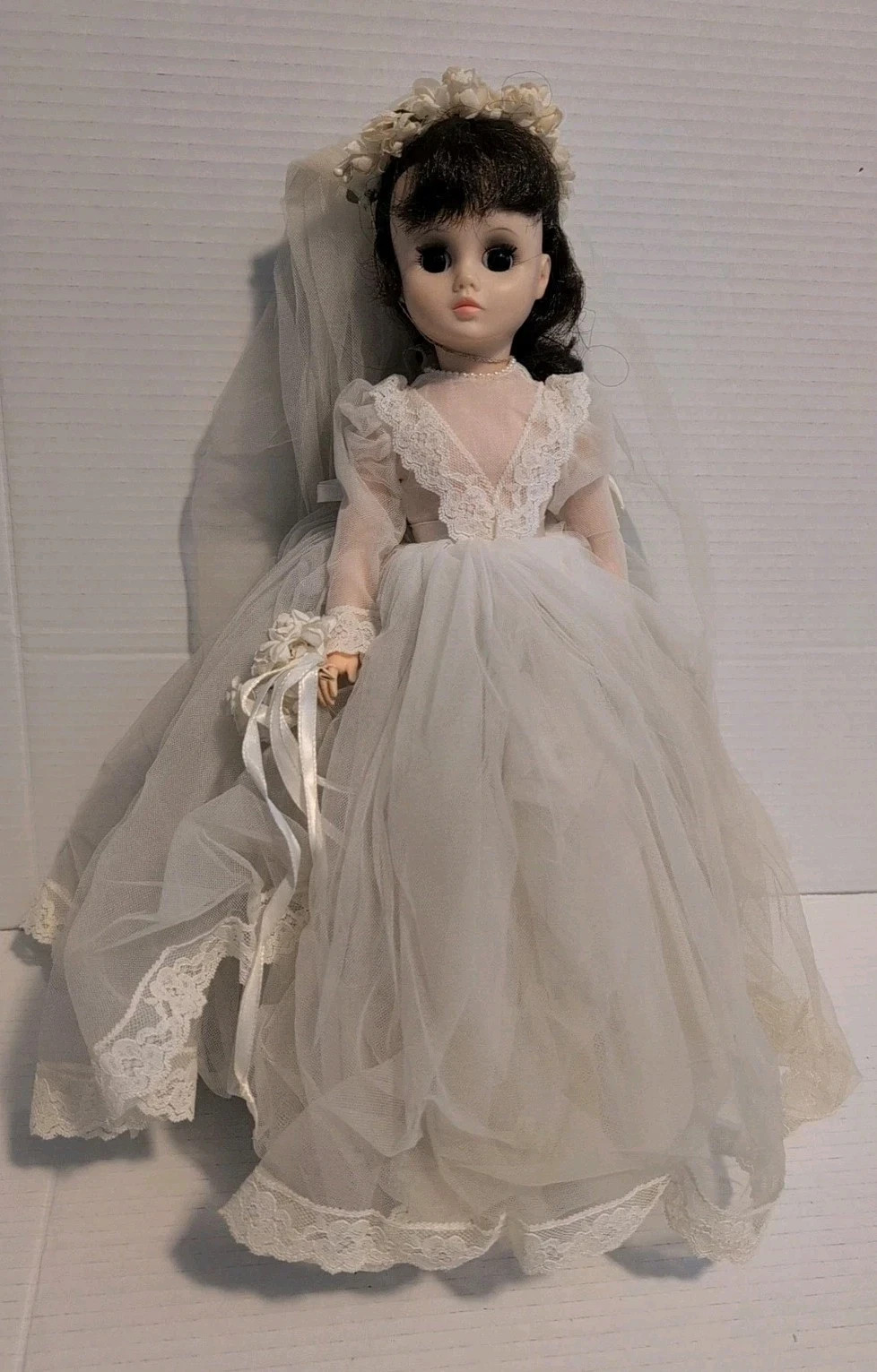 Vintage Madame Alexander 17” Elise Bride Doll with tags–Auburn Hair, Brown Eyes