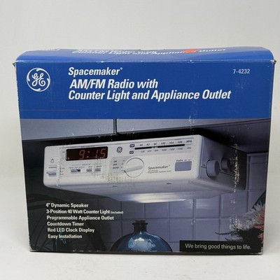 GE Spacemaker AM/FM Under Cabinet Radio Clock Counter Light Model 7-4232