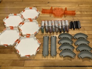 Hexbug Nano Large Lot of 8 Hexbugs, Track, and Accessories And 32 pieces | eBay