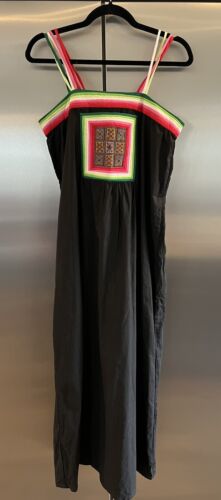 Robe maxi noire vintage années 1970 multicolore matelassée/brodée boho poitrine 36/38 - Photo 1 sur 9