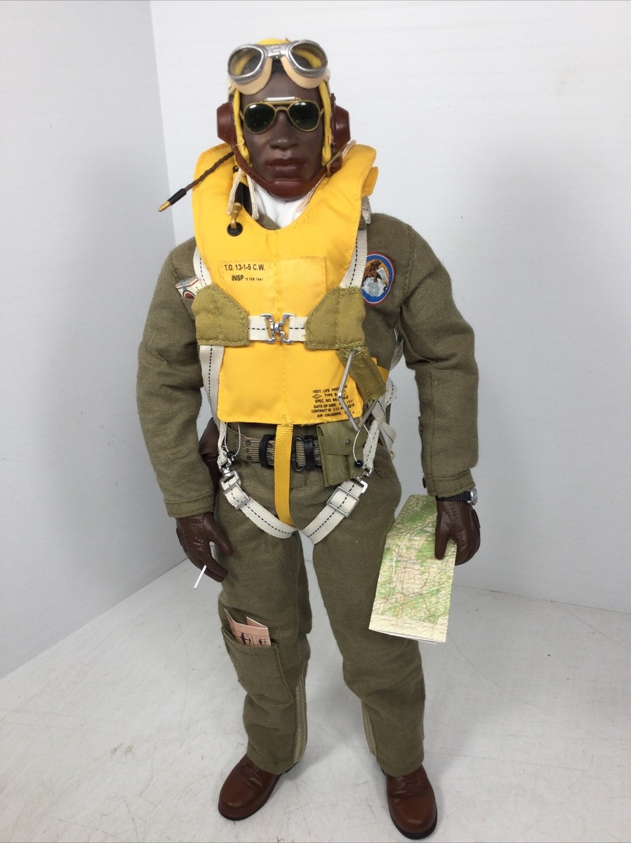 1/6 DRAGON US TUSKEGEE FIGHTER PILOT P-51 “REDTAILS” WW2 PARACHUTE