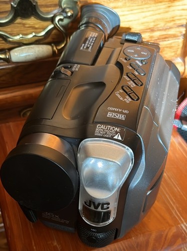 JVC Compact VHS Camcorder Model GR-AXM80U with Case And Accessories (Not Tested) - Picture 2 of 6