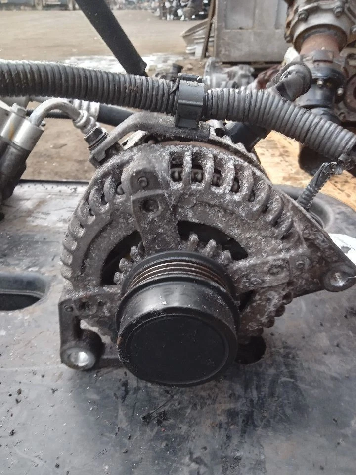 Used Alternator fits: 2011 Toyota Camry VIN F 5th digit 2.5L 4 cylinder 2ARFE en — 第 2/4 张图片