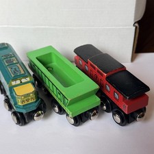 Circo Wooden Magnetic Train Cars Lot 3 Engine Hopper Caboose Target 2011 Toy