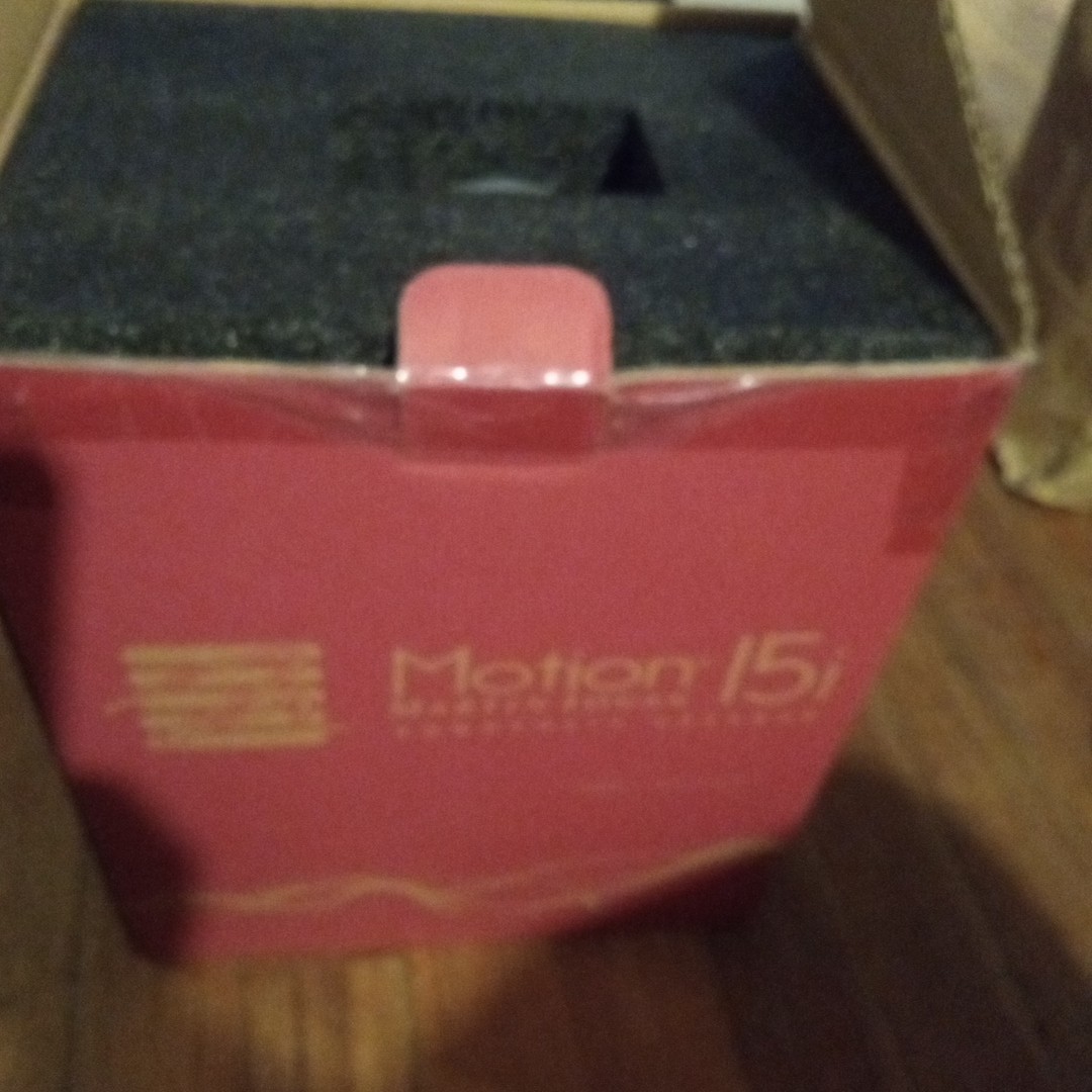 One Martin Logan Motion 15 Bookshelf Speaker Red Walnut, NEW, 