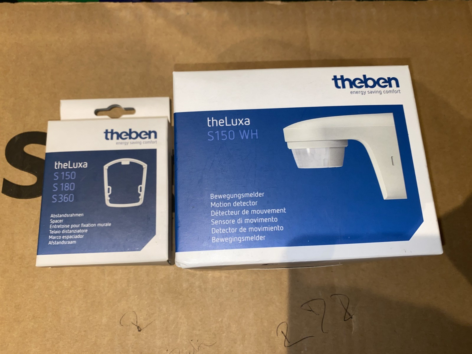 Détecteur de mouvement extérieur IP55 Theben TheLuxa S150 WH 1010500 pour sécurité maison blanc