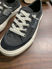 Women  s Size 8 Blowfish Sneaker In Black Regular 40