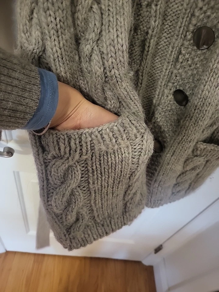 Vintage Handknit Heavy Sweater Belted Wrap Gray Pearl Button Medium /Large Wool - Image 4 of 4