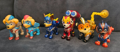 Paw Patrol Tuck & Ella Mighty Pups Twins Figures plus 4 other Pup lot