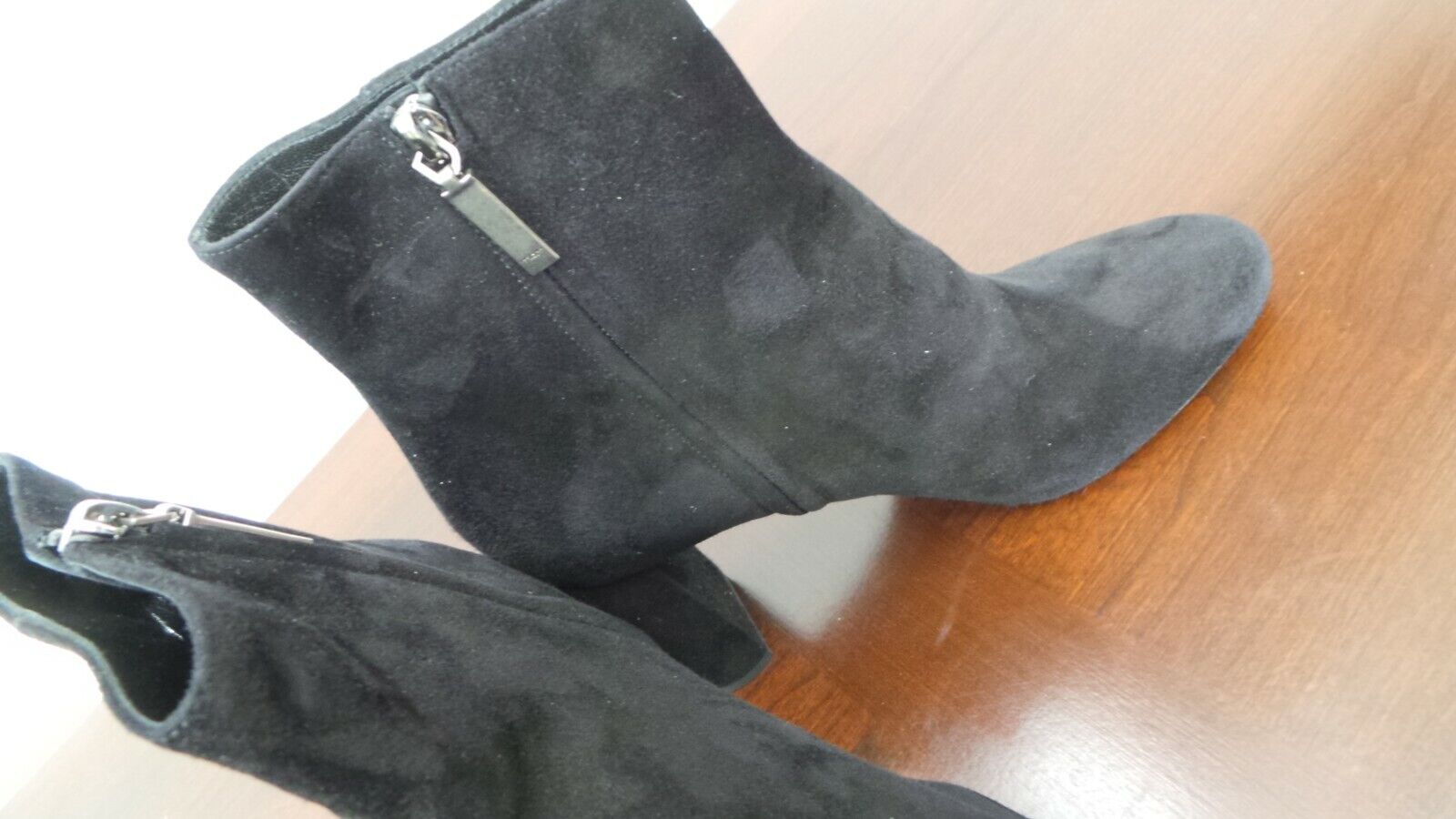 $995 YSL SAINT LAURENT Women's Lou 70 Suede Ankle Boots Size 39 1/2