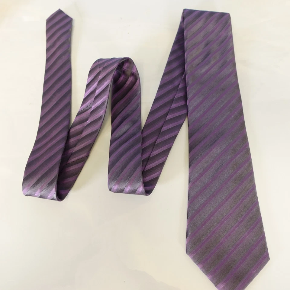 KENNETH COLE Nueva York Corbata Cuello Para Hombres Púrpura Rayas Seda Satén Diseñador Traje de Lujo Foto 3 de 4