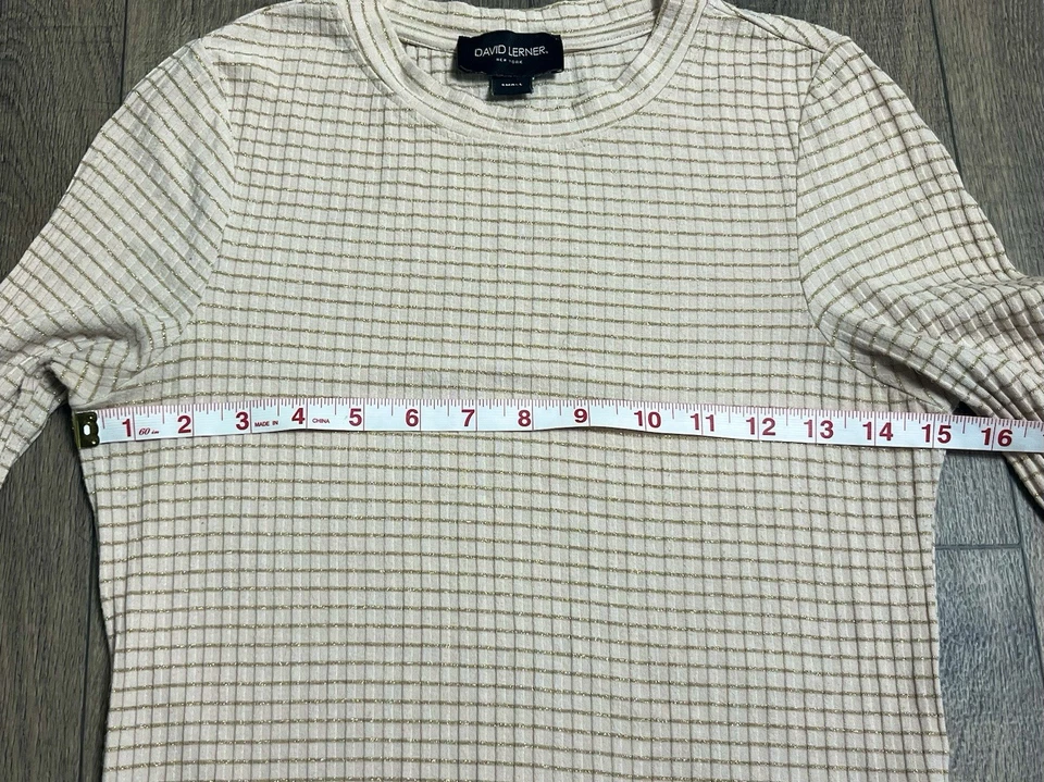 Blusa David Lerner bege com nervuras manga longa listra dourada tamanho P viscose elástica - Imagem 4 de 4