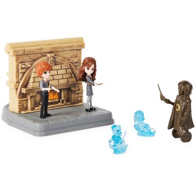 Harry Potter, Room of Requirement 2-in-1 Transforming Playset with 2 Exclusive F