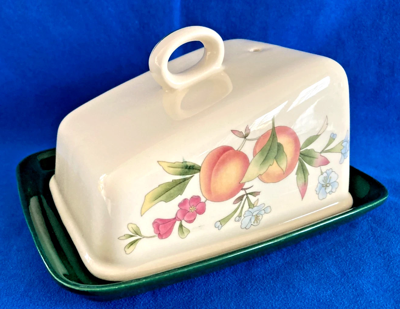 Vintage Cloverleaf Peaches & Cream Ceramic Cheese/Butter Wedge Dish with Lid.