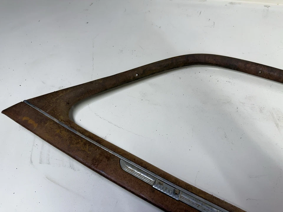 Chevy 1940 cupé puerta ventana adorno moldura original GM lado del pasajero Foto 4 de 4