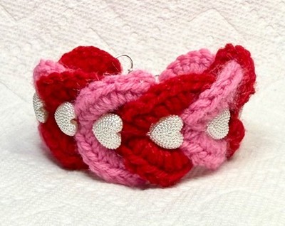 Red Pink Crochet Interlocking Bracelet w/ White Heart Resin Beads & Silver Clasp
