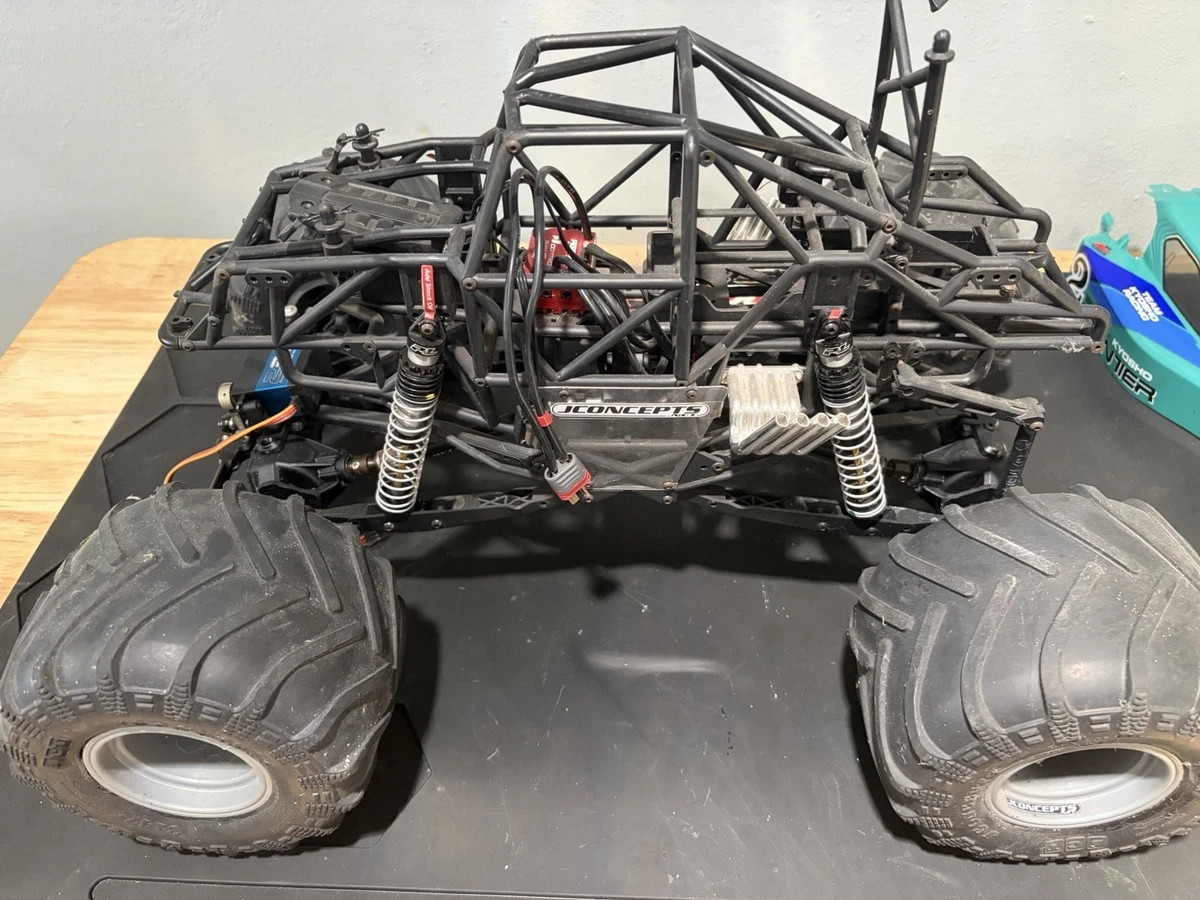 Axial 1:10 Scale Hobby RC Car, Truck & Motorcycle Monster Trucks