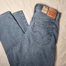 NEW Levi's High Waisted Mom Jeans  Pants  Womens Size Tag 30x28 Measures 30x28 