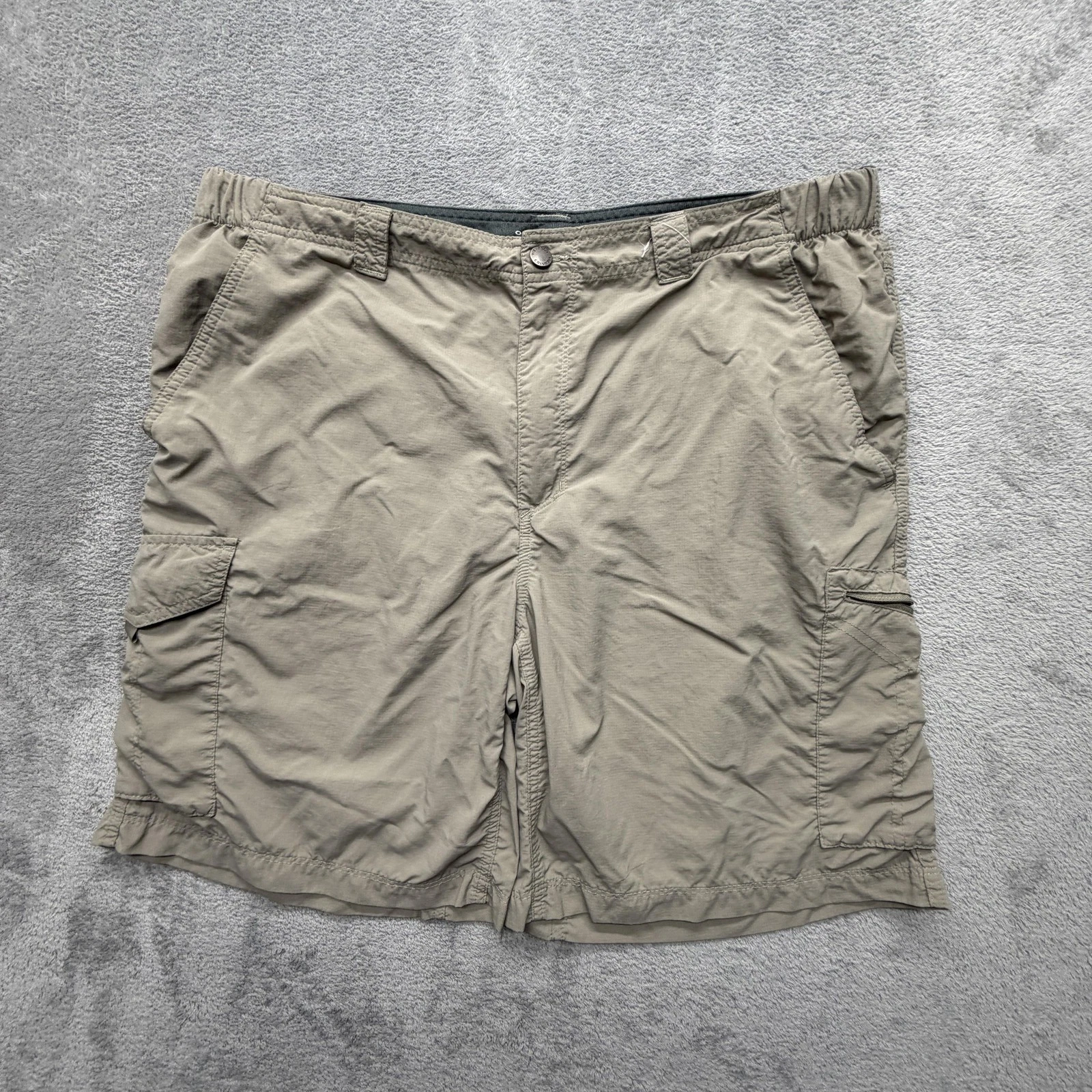 Columbia Shorts Mens Measured 38x9 Beige Cargo Microfiber Nylon Pockets