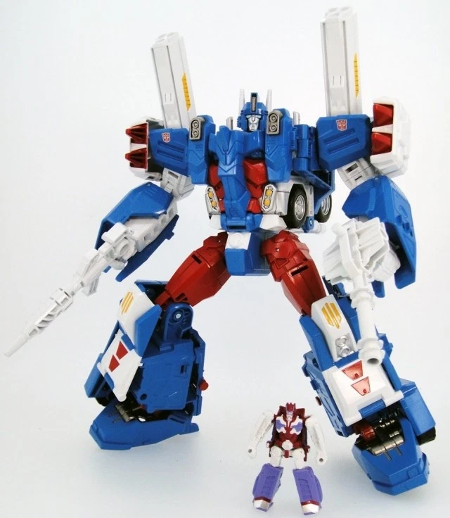 LG14 Ultra Magnus with Alpha Trion Mini Figure | Japanese Transformers Legends I - Image 2 of 4