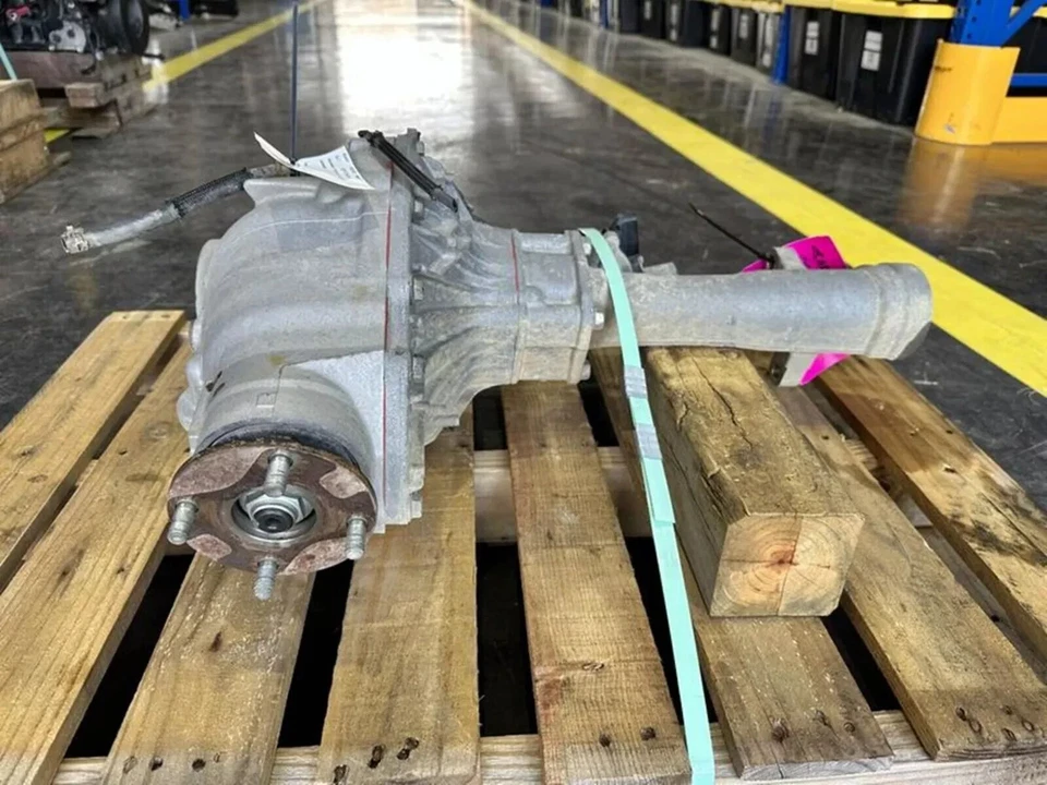 2007-2021 Toyota Tundra 5.7L Front Axle Differential Carrier 4.30 Ratio - Image 2 of 4